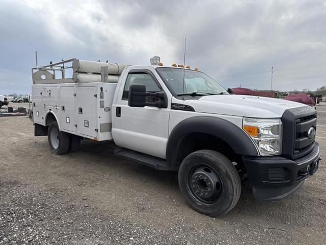 Image of Ford F-450 equipment image 4