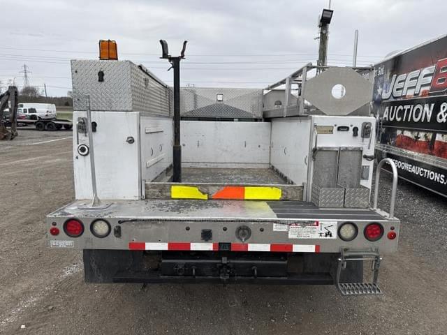 Image of Ford F-450 equipment image 2