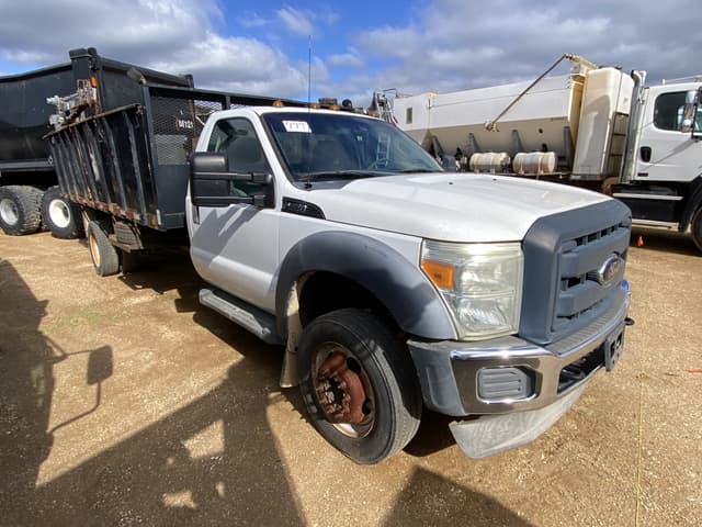 Image of Ford F-450 equipment image 3