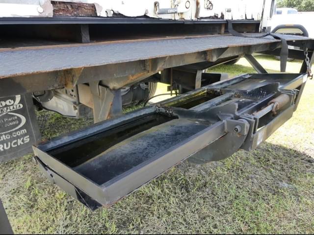 Image of Ford F-450 equipment image 4