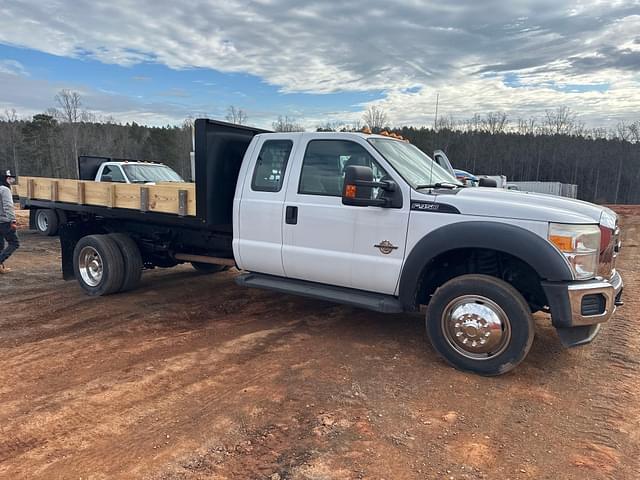 Image of Ford F-550 equipment image 2