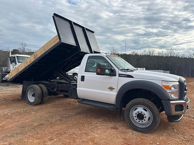 Image of Ford F-550 equipment image 1