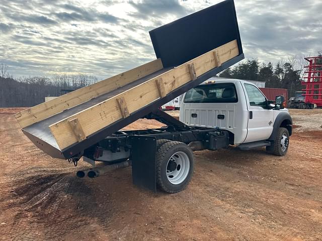 Image of Ford F-550 equipment image 2