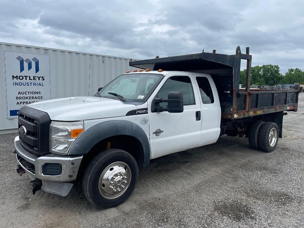Image of Ford F-550 Primary image