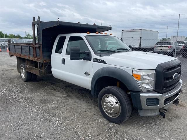Image of Ford F-550 equipment image 3