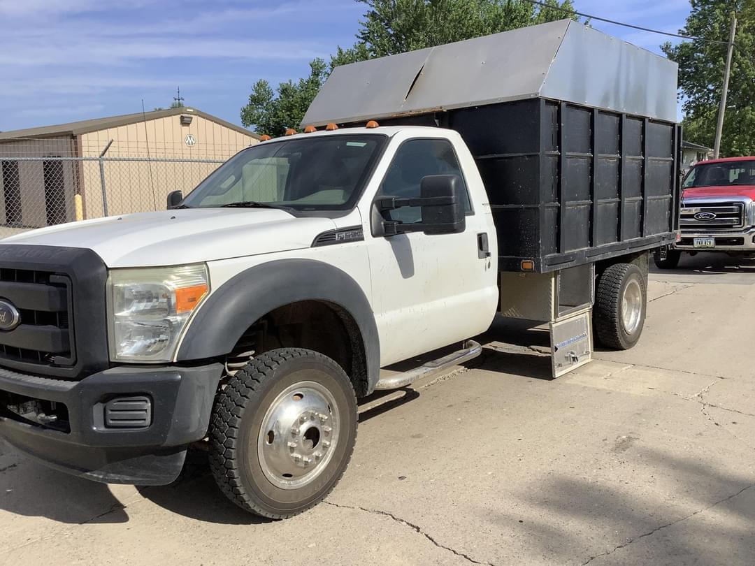 Image of Ford F-550 Primary image