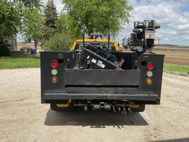 Image of Ford F-550 equipment image 3
