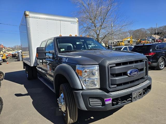 Image of Ford F-550 equipment image 2