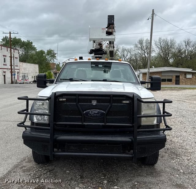 Image of Ford F-550 equipment image 1
