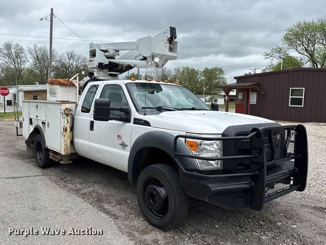 Image of Ford F-550 equipment image 2