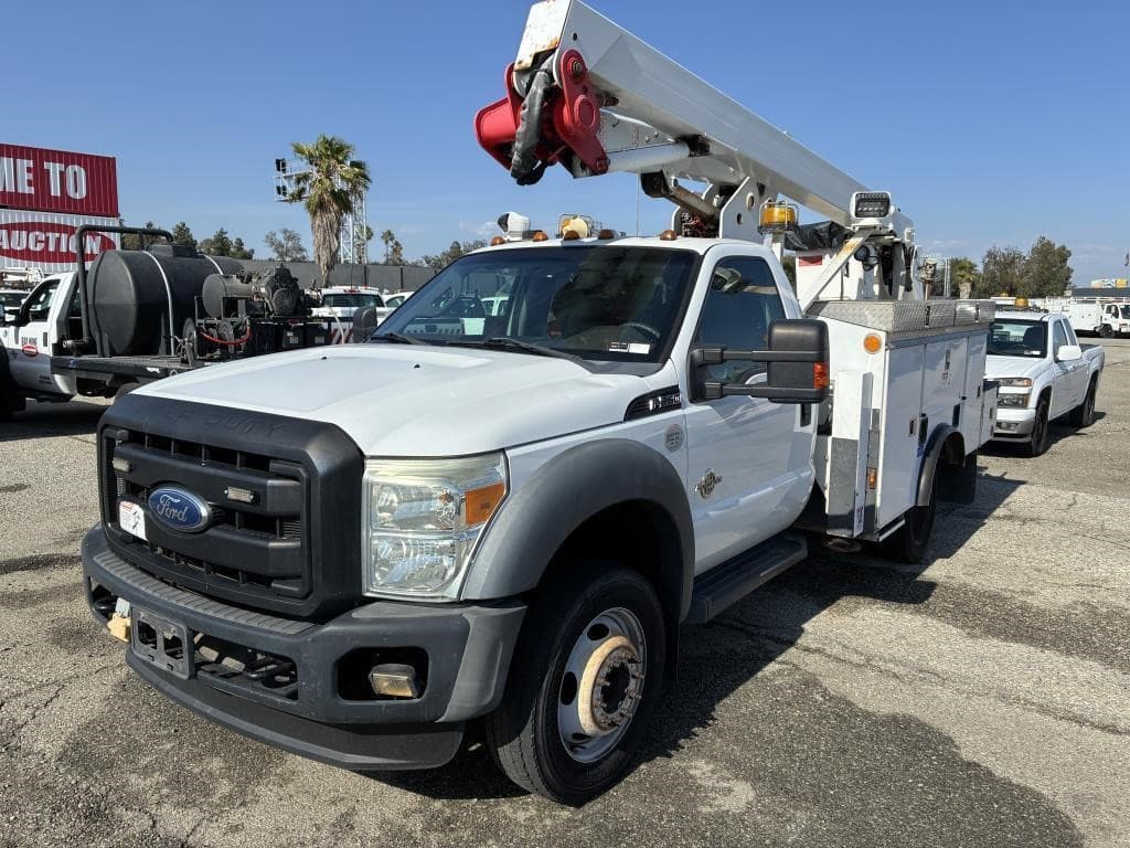 Image of Ford F-550 Primary image