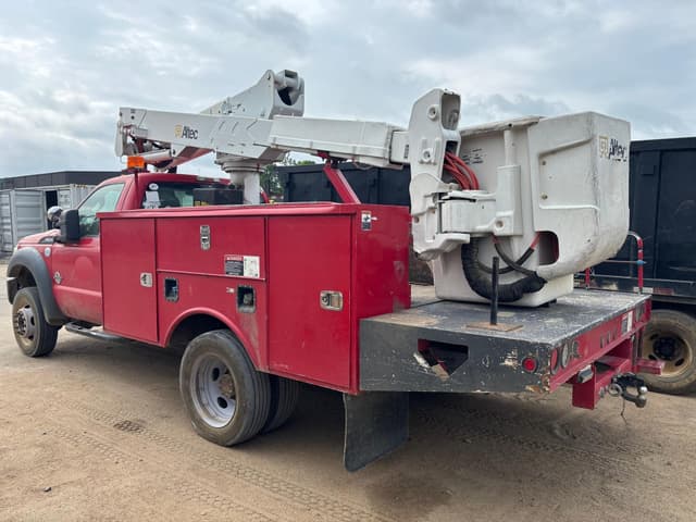 Image of Ford F-550 equipment image 4