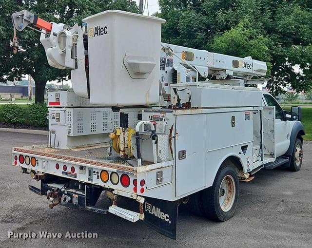 Image of Ford F-550 equipment image 4