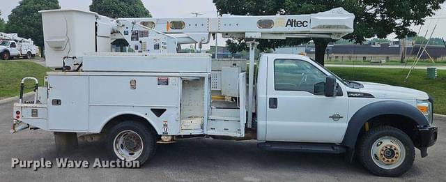 Image of Ford F-550 equipment image 3