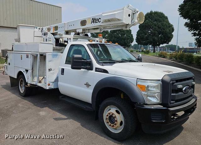 Image of Ford F-550 equipment image 2