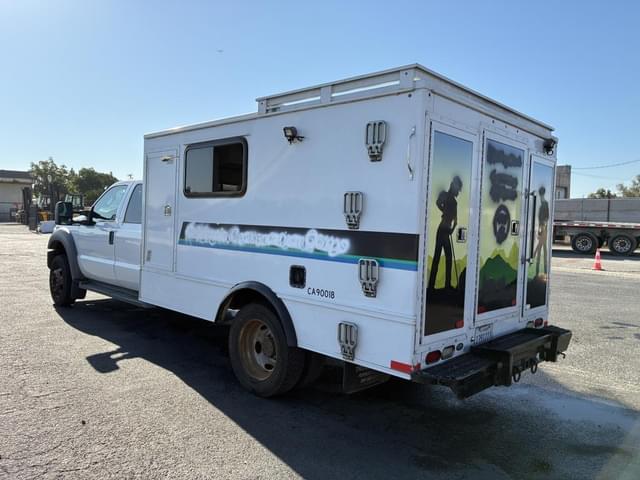 Image of Ford F-550 equipment image 3
