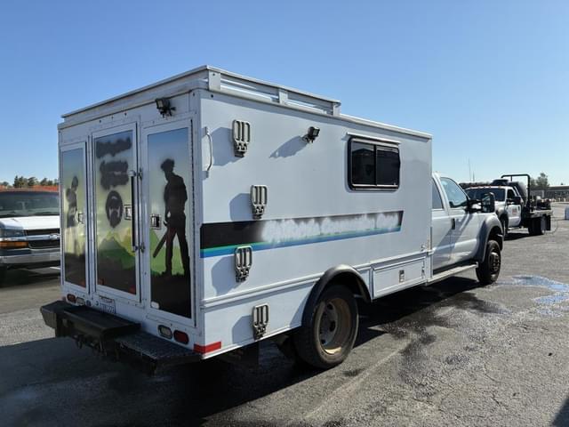 Image of Ford F-550 equipment image 2