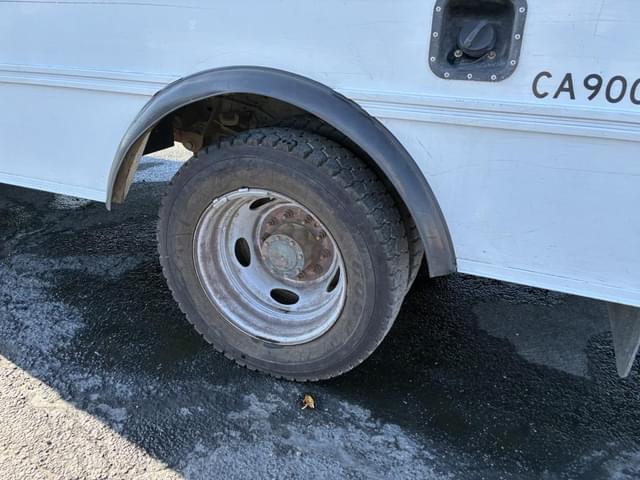 Image of Ford F-550 equipment image 4