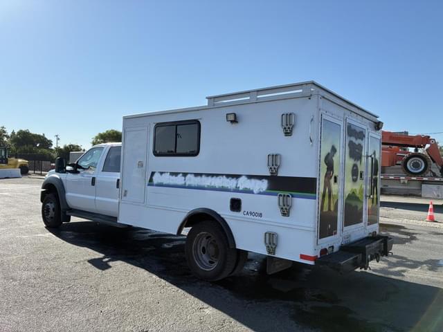 Image of Ford F-550 equipment image 3