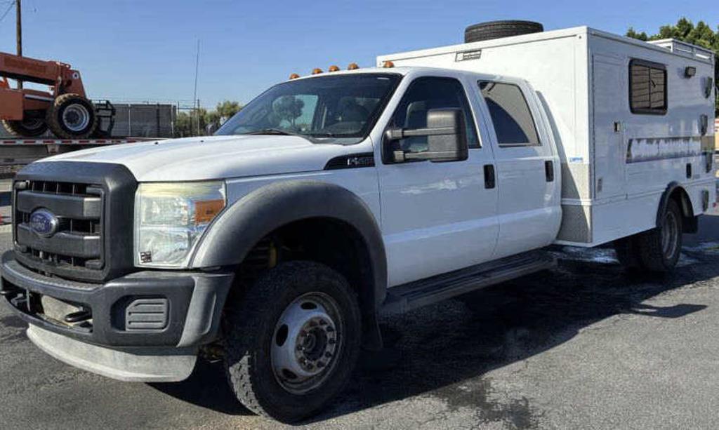 Image of Ford F-550 Primary image