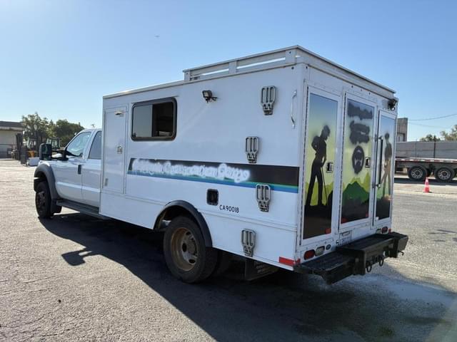 Image of Ford F-550 equipment image 3