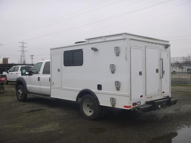 Image of Ford F-550 equipment image 3