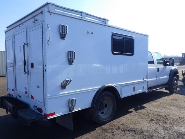 Image of Ford F-550 equipment image 2