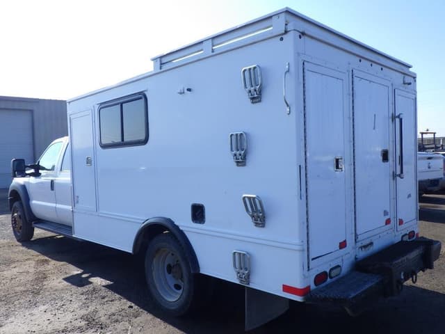 Image of Ford F-550 equipment image 3