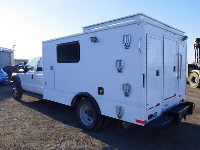 Image of Ford F-550 equipment image 3