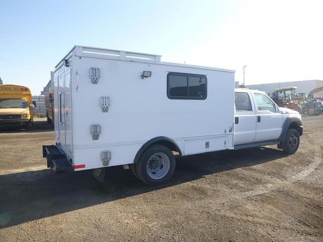 Image of Ford F-550 equipment image 3