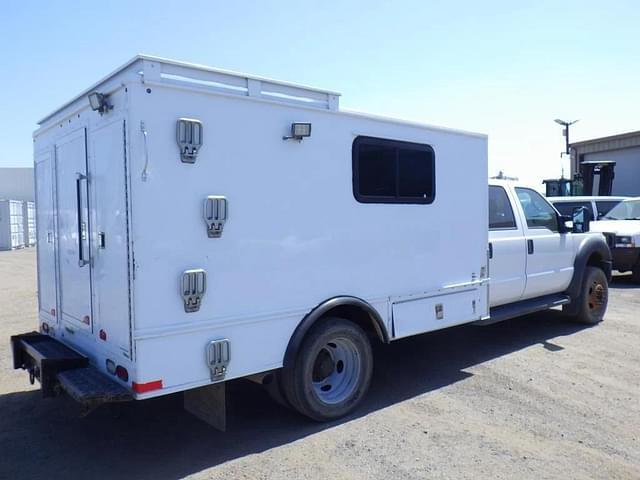 Image of Ford F-550 equipment image 2