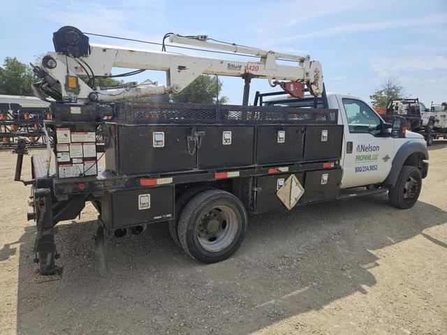 Image of Ford F-350 equipment image 4