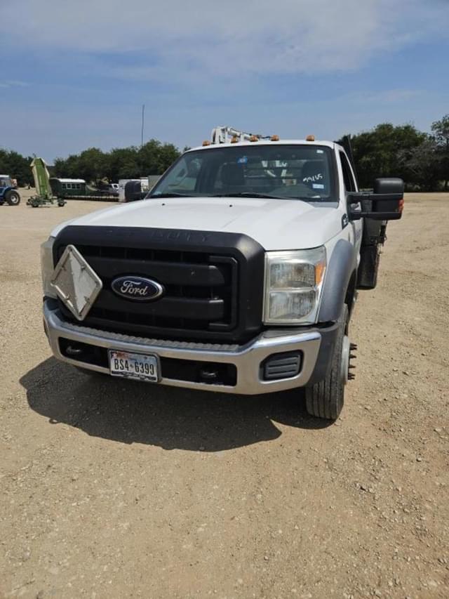 Image of Ford F-350 equipment image 1
