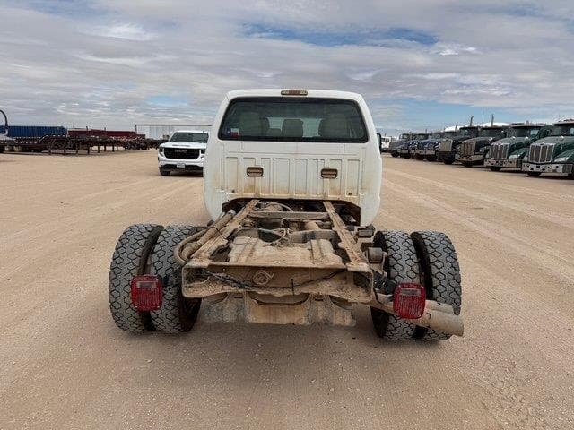 Image of Ford F-550 equipment image 4