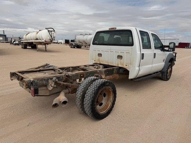 Image of Ford F-550 equipment image 3