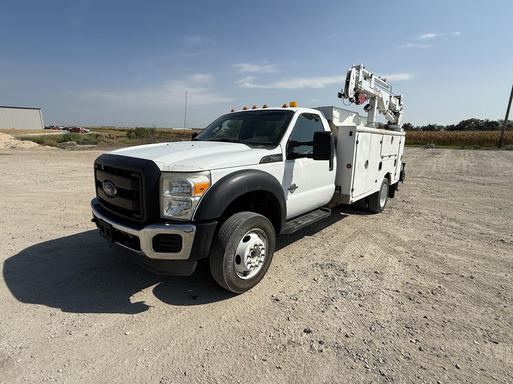 2012 Ford F-550 Equipment Image0