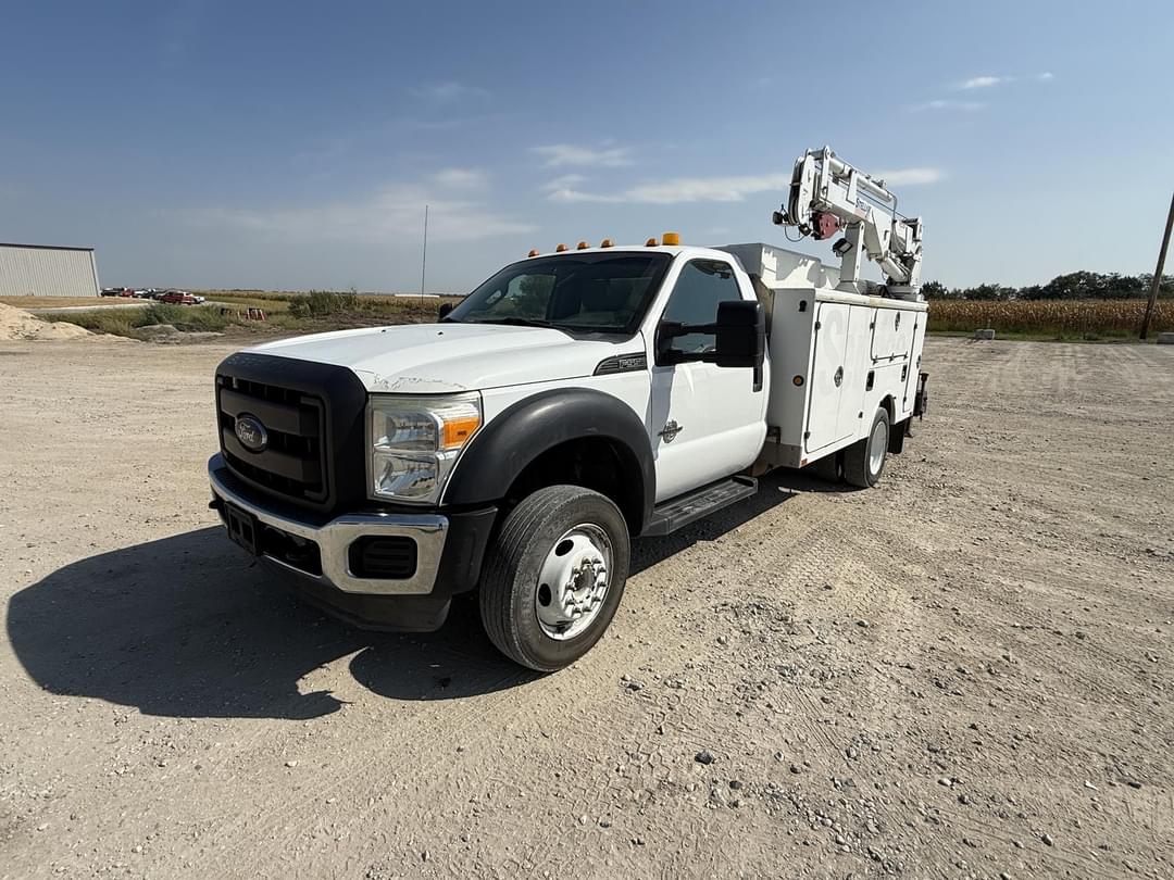 Image of Ford F-550 Primary image