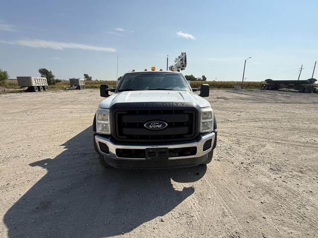 Image of Ford F-550 equipment image 2