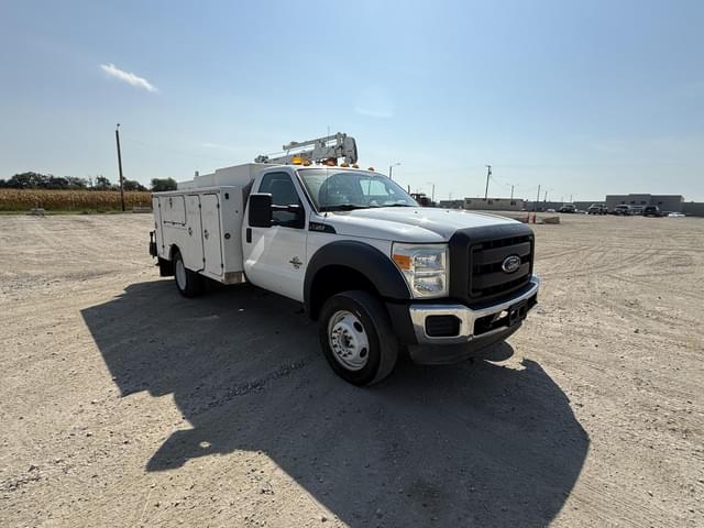 Image of Ford F-550 equipment image 3