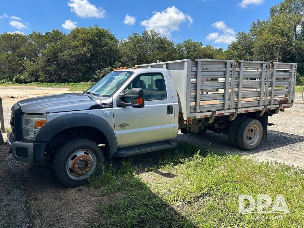 Image of Ford F-550 Primary image