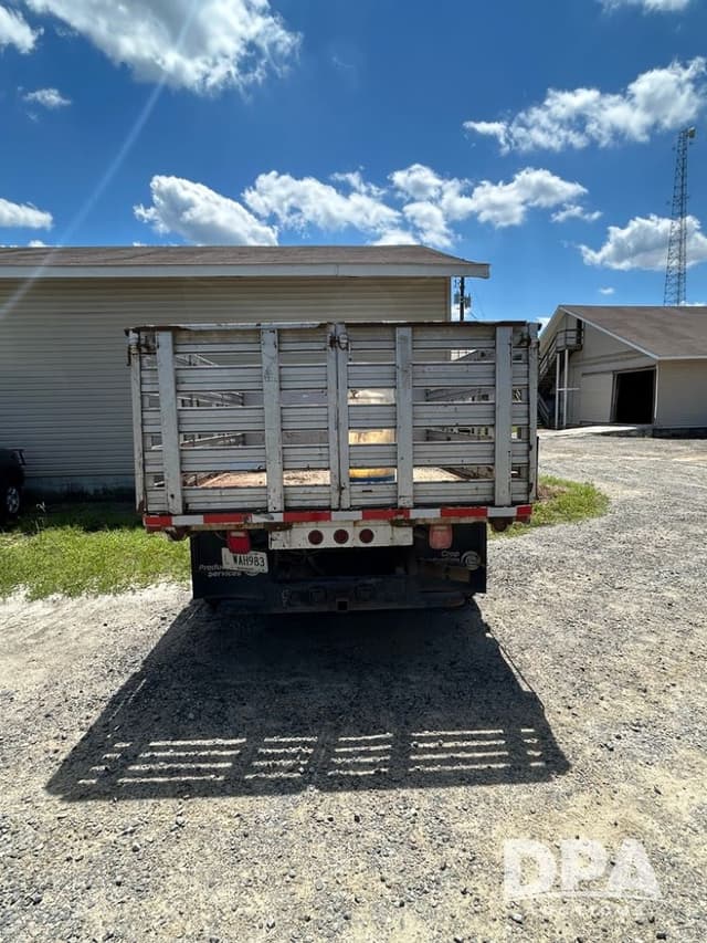 Image of Ford F-550 equipment image 4