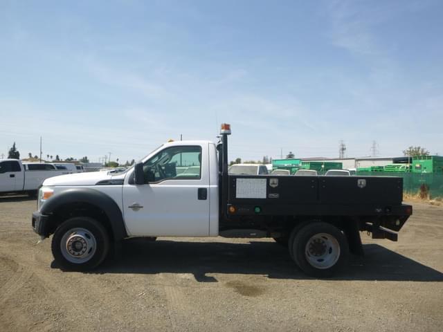 Image of Ford F-550 equipment image 4