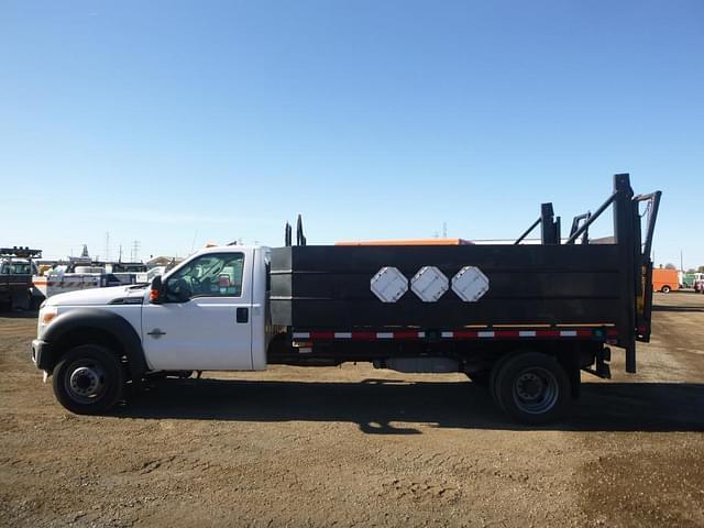 Image of Ford F-550 equipment image 4