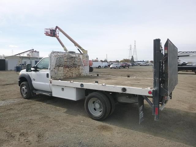 Image of Ford F-550 equipment image 3