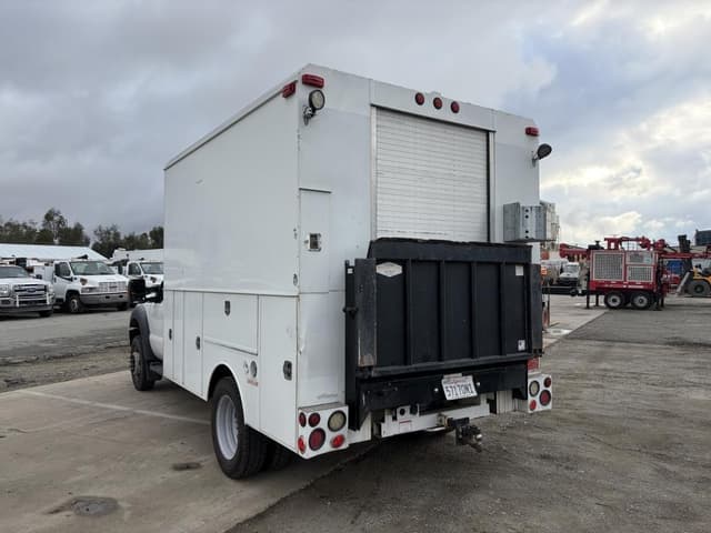 Image of Ford F-550 equipment image 3