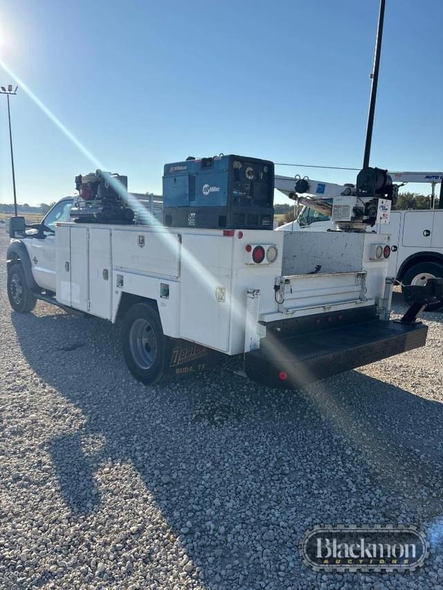 Image of Ford F-550 equipment image 1