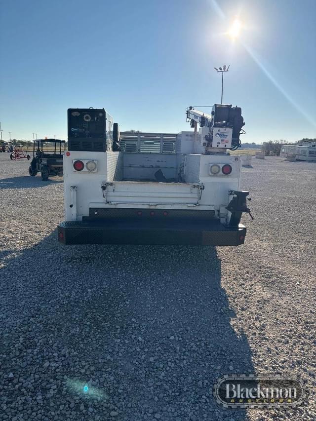 Image of Ford F-550 equipment image 2