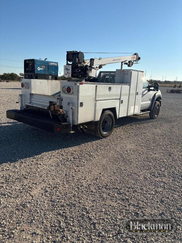Image of Ford F-550 equipment image 3