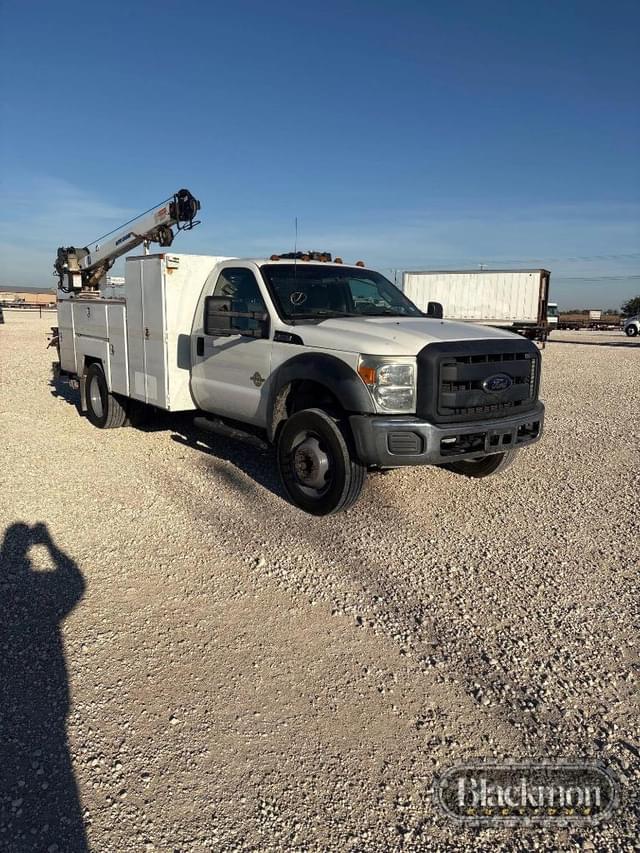 Image of Ford F-550 equipment image 4