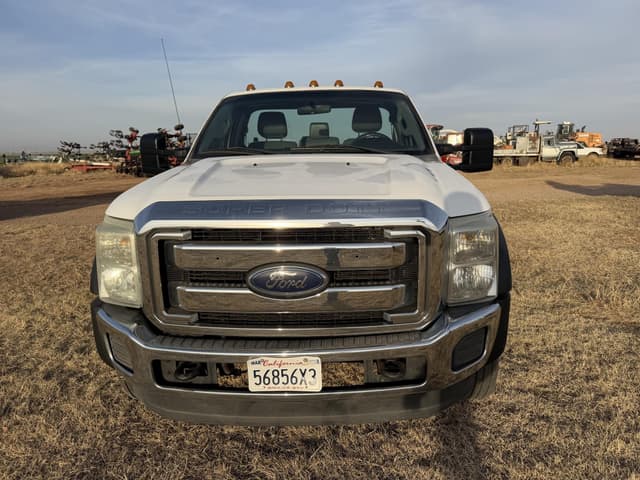 Image of Ford F-550 equipment image 3